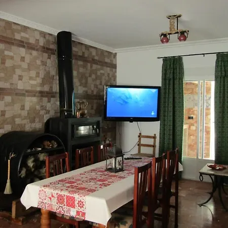 Vivienda Rural Saltos De La Osera Holiday home Mogon